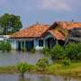 Poate un zid de aparare urias sa salveze coasta Indoneziei