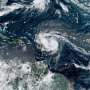 Uraganul Erin se intensifica in Atlantic vizand Caraibe