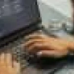 Adoptarea IA la locul de muncă rămâne lentă, informală și inegală