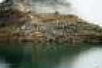 Lacurile glaciare din Himalaya se extind, iar riscul de inundații în aval crește