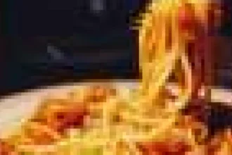 Pastele sau tăițeii? Disputa serioasă despre doi carbohidrați îndrăgiți