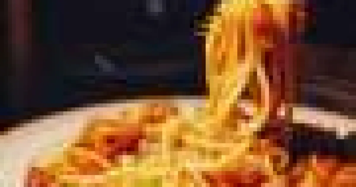 Pastele sau tăițeii? Disputa serioasă despre doi carbohidrați îndrăgiți